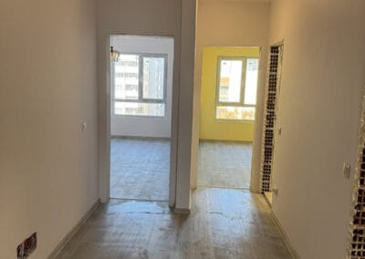 Коридор с две стаи след шпакловка, боя и поставен ламинат в Овча Купел